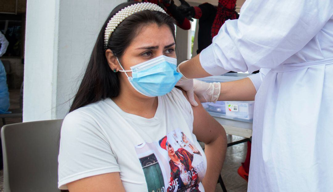 Para eliminar el uso de tapabocas en lugares cerrados