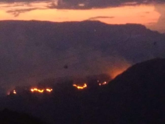 Incendio forestal en Girón