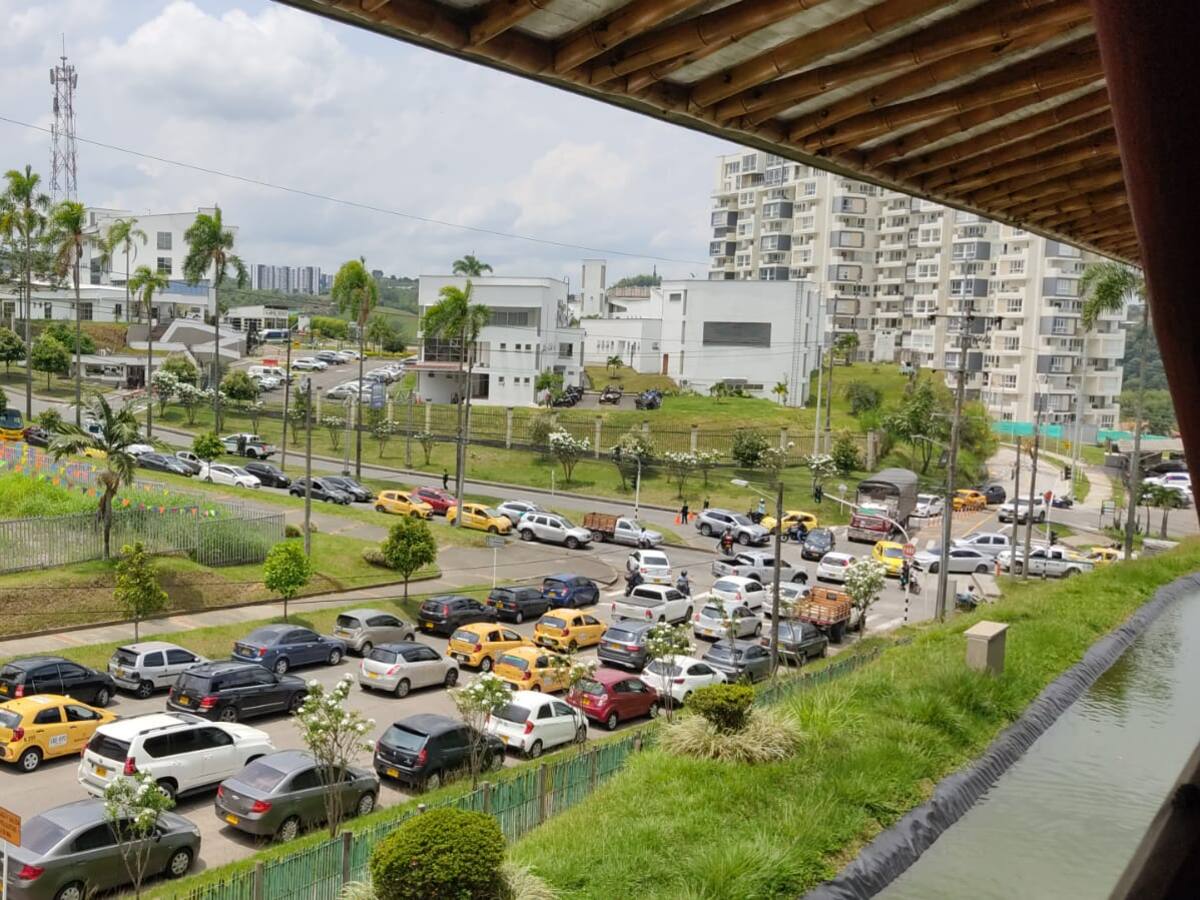 Amenaza de explosivo generó caos vehícular y miedo en la Avenida Sur