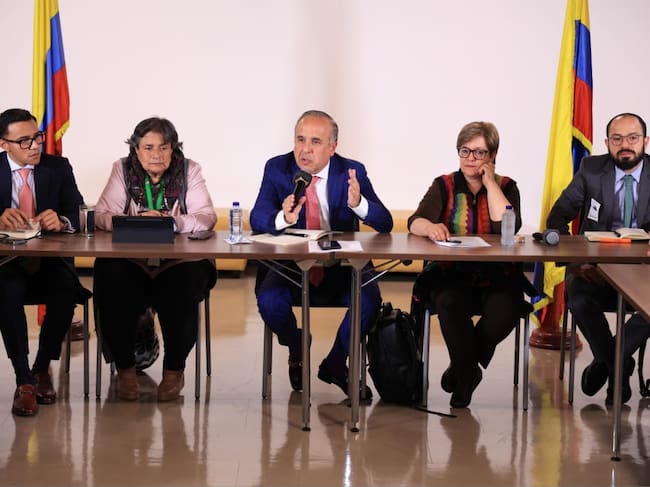 Reunión Gobierno y representantes de plataformas // Cortesía MinTransporte