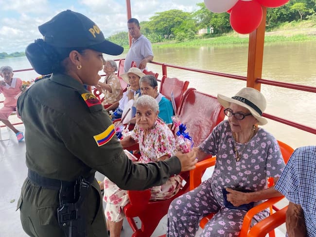 Policía de Bolívar conmemoró Día de las Madres en el Asilo de Ancianos de Mompox