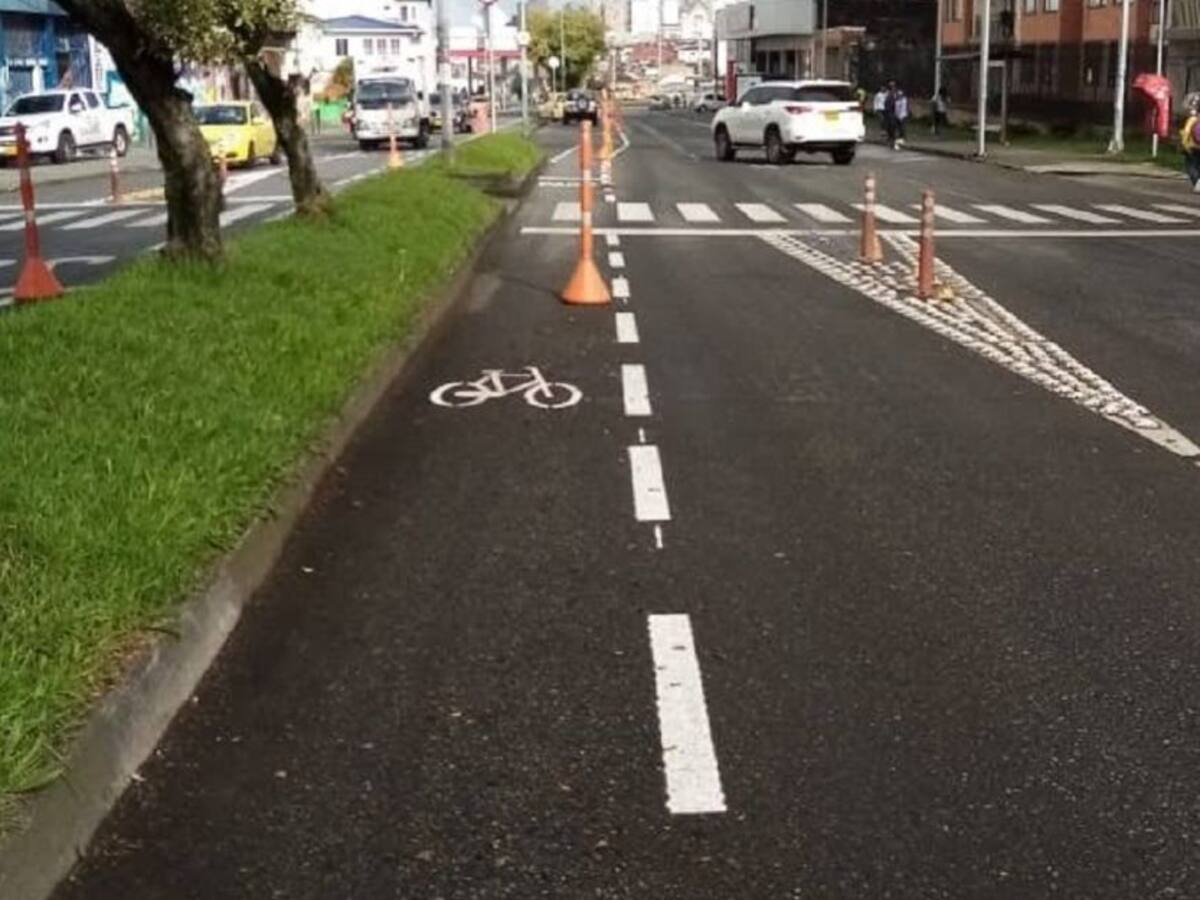 Colectivos de ciclistas en Manizales celebran la remarcación de la ciclobanda preferencial