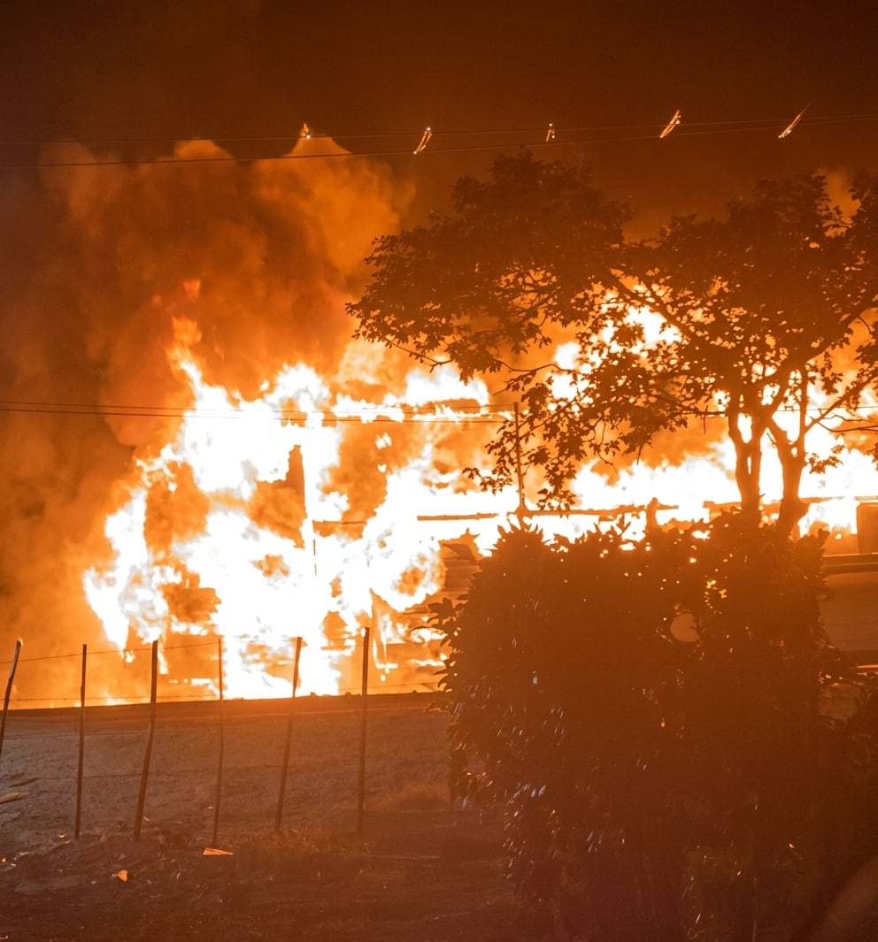 Bus de servicio público fue incinerado en el occidente del Huila. Foto Relacionada 