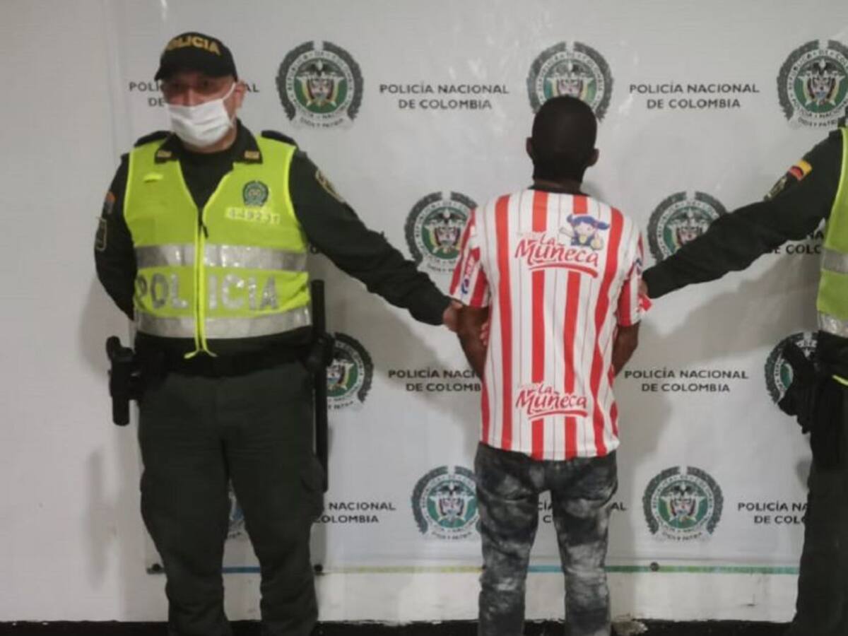 Lo sorprendieron viajando a pesar de tener detención domiciliaria