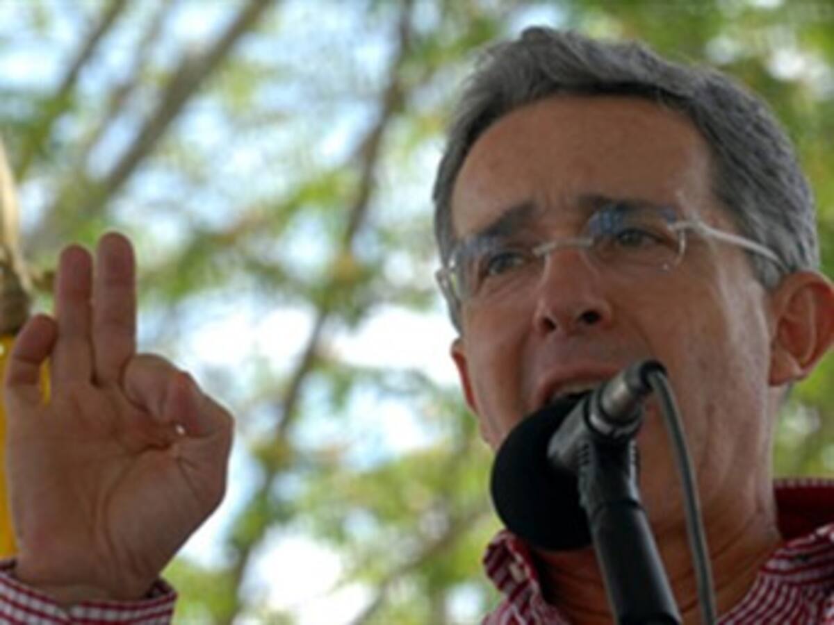 Uribe exige que se publiquen las listas de los beneficiados del programa Agro Ingreso Seguro