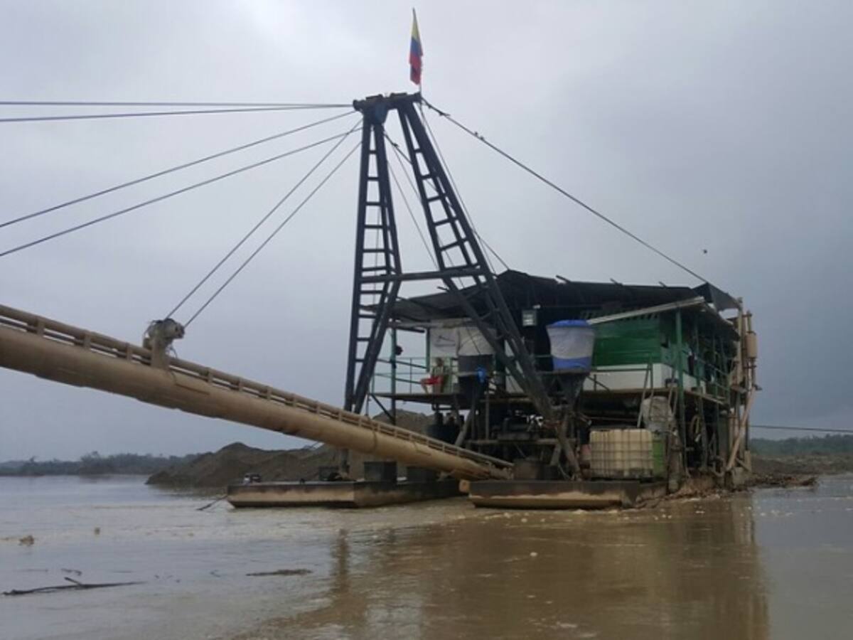 En 300 municipios de Colombia hay minería ilegal