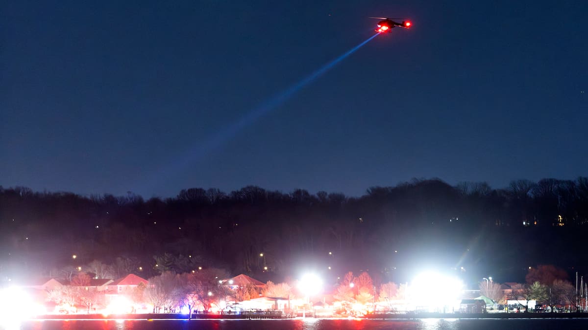 “Vi el cielo, había una explosión y luego estaba todo nublado”: Testigo de accidente aéreo en EE.UU.