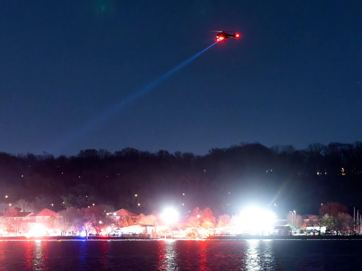 “Vi el cielo, había una explosión y luego estaba todo nublado”: Testigo de accidente aéreo en EE.UU.