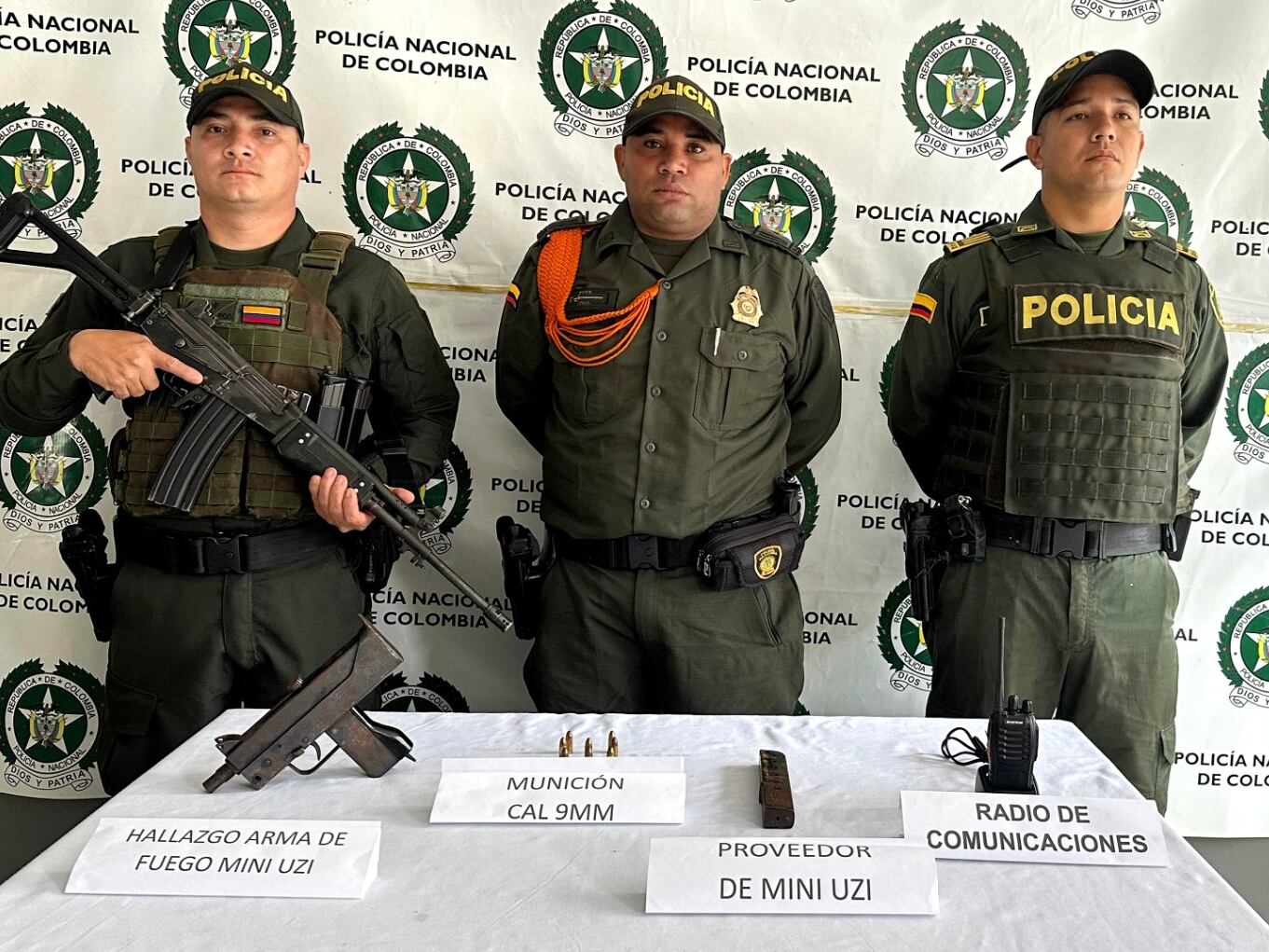Mini uzi incautada- foto policía Antioquia