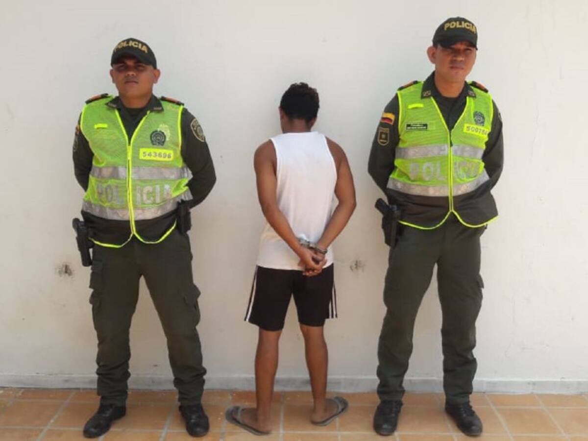 En Bolívar, joven ataca a policia por multarlo tras violar la cuarentena