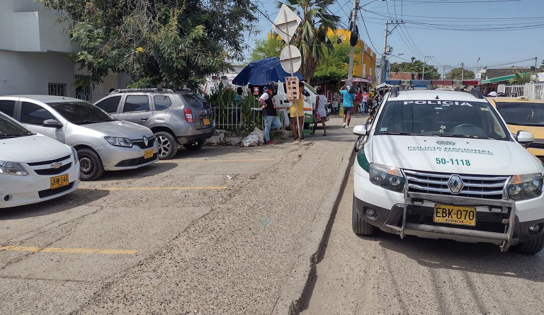 Según la Policía el atentado iba dirigido contra una de las personas que resultó lesionada