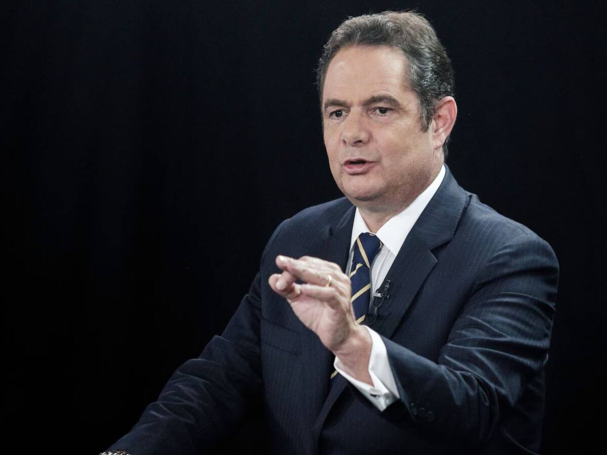 Notificó su propósito de perpetuarse en el poder: Vargas Lleras por Constituyente de Petro