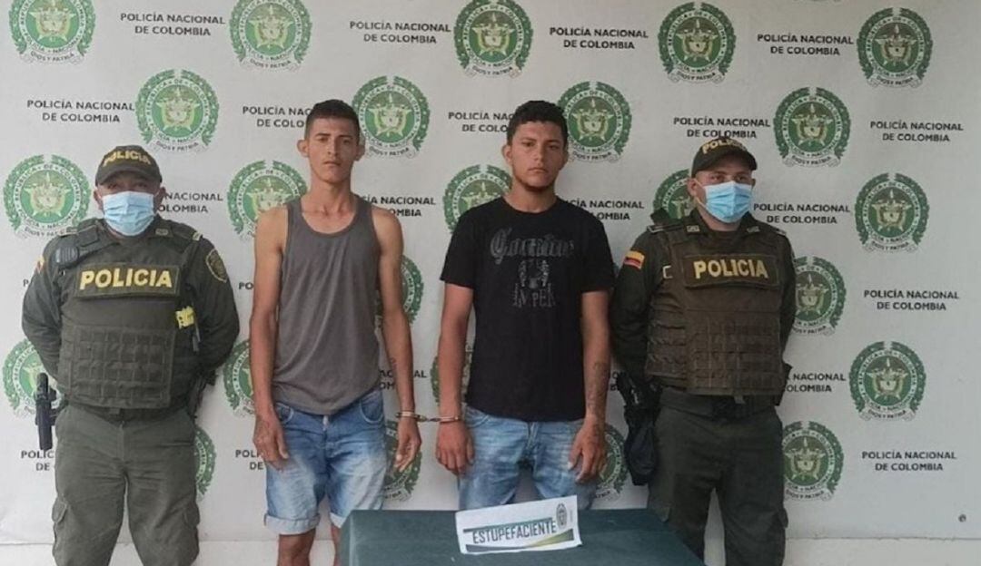 La Policía les encontró durante una requisa de rutina 108 bolsas plásticas de cocaína