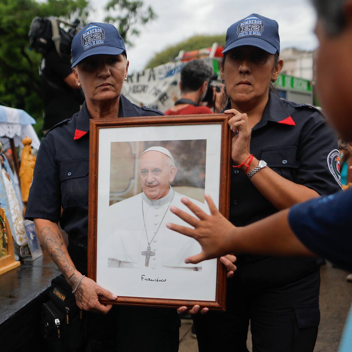 Papa Francisco tuvo “resultados beneficiosos” tras fisioterapia respiratoria y motora