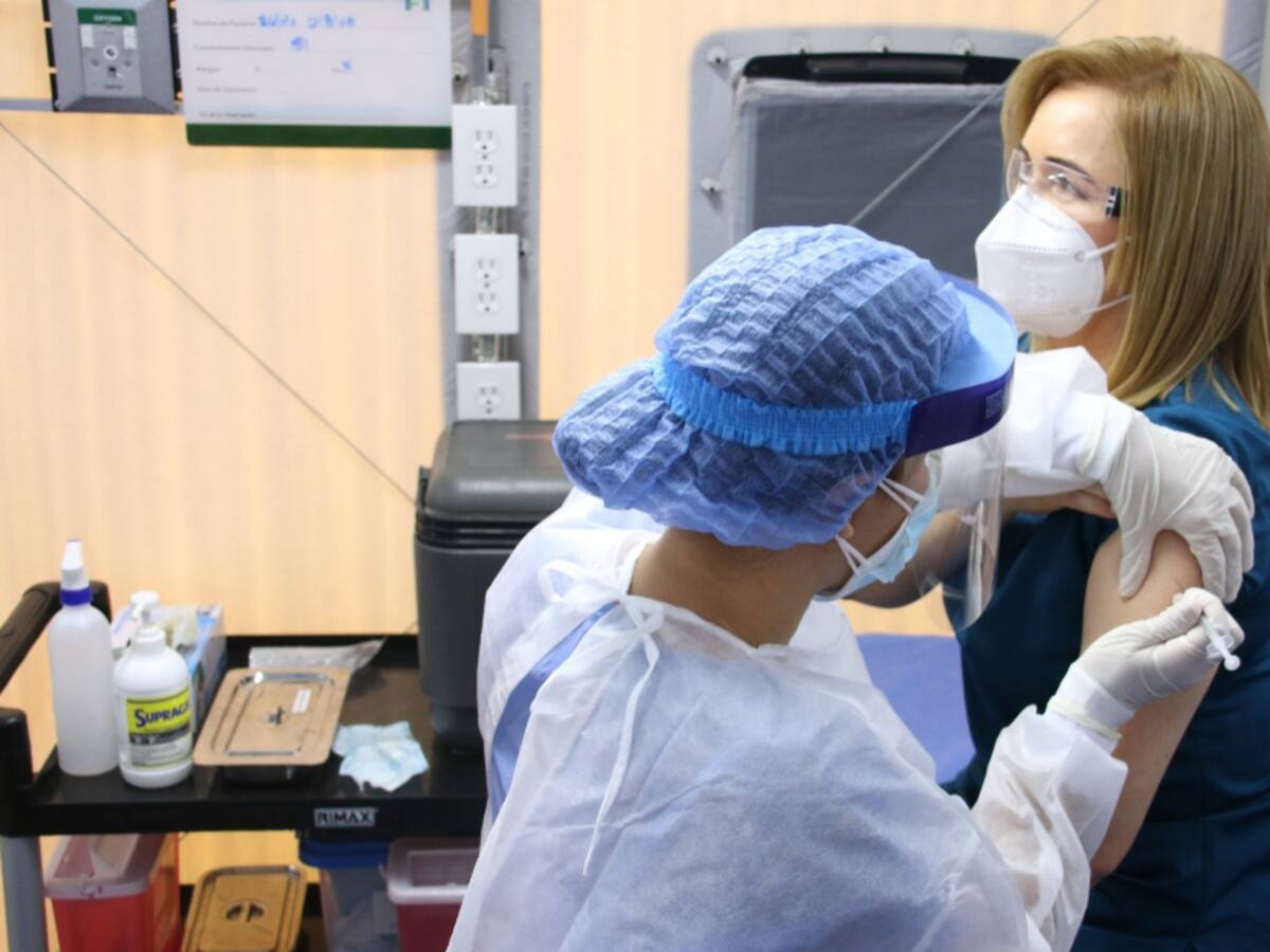 Médicos destacan tercera dosis para adultos mayores en Cúcuta