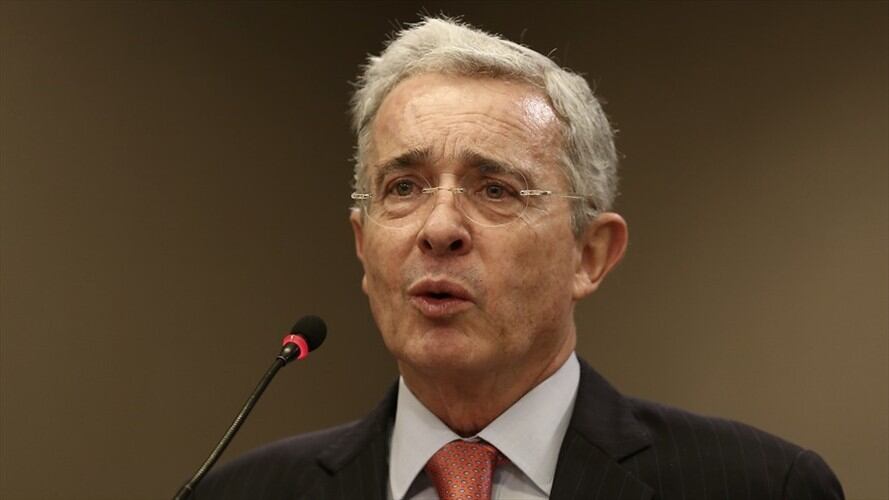 Álvaro Uribe trinó sobre el asesinado testigo, Carlos Areiza y aseguró que “no hay muertos buenos”. Foto: Colprensa