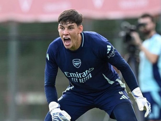 Alexei Rojas entrenando con Arsenal / @Arsenal