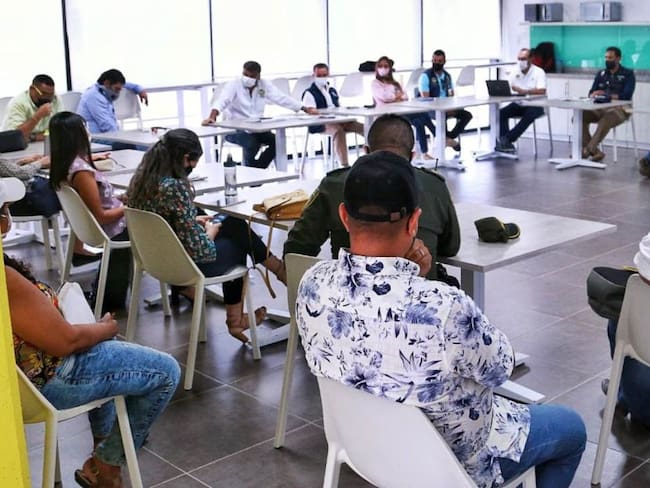 Instalada mesa de diálogo con comunidad invasora en Cerros de Albornoz