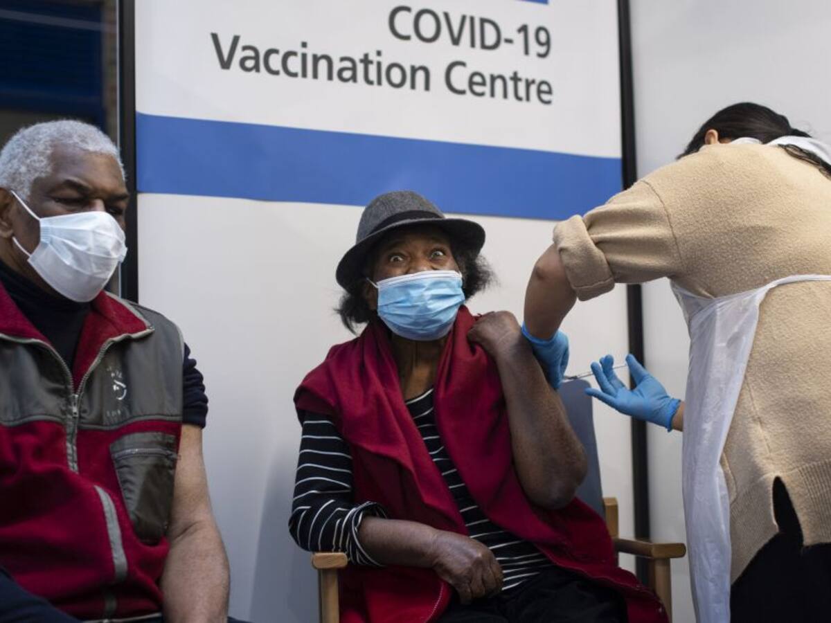 Variantes COVID-19 podrían aumentar reinfecciones pese a vacunación
