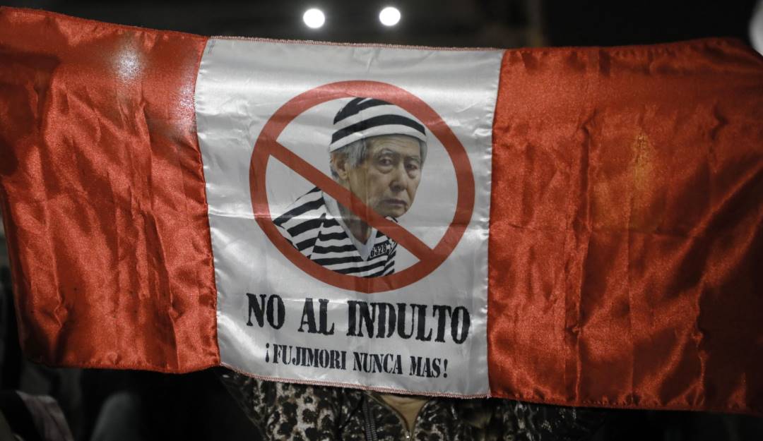 Manifestaciones en rechazo al indulto de Alberto Fujimori en Perú. Foto: Getty
