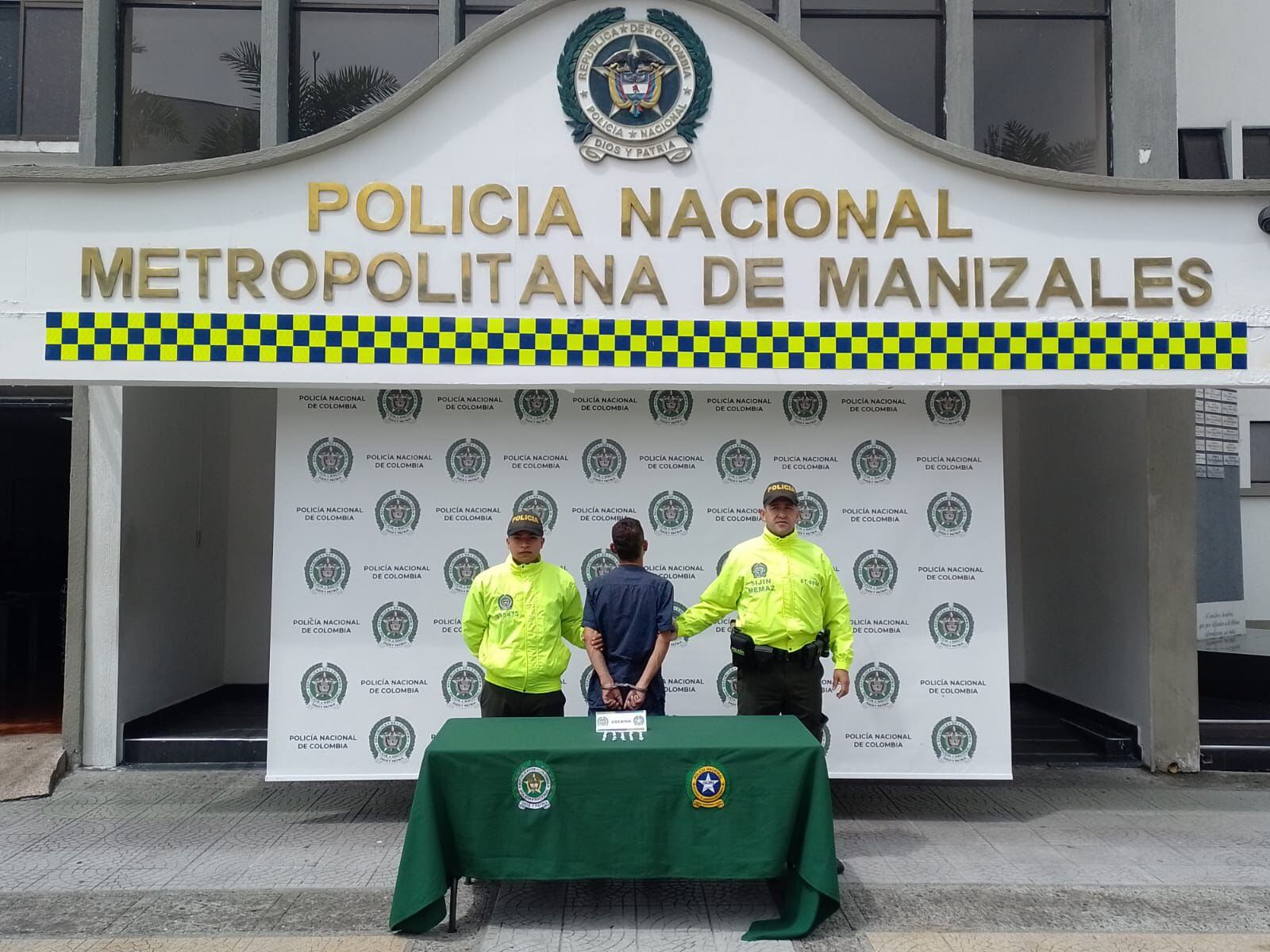 Capturan a hombres acusados de pinchar llantas de vehículos en Manizales