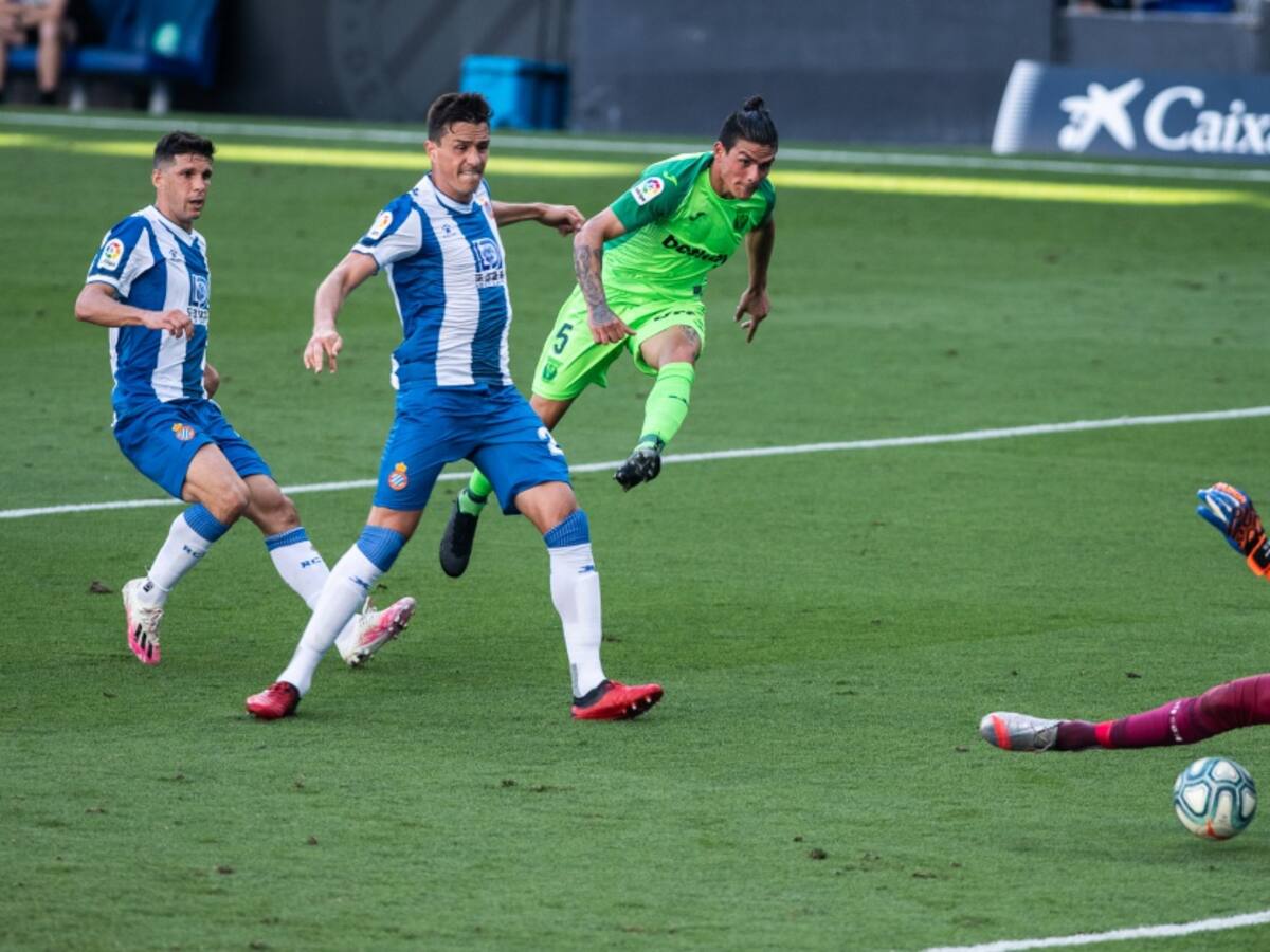 Con Espinosa los 90 minutos, Espanyol quedó a una derrota del descenso