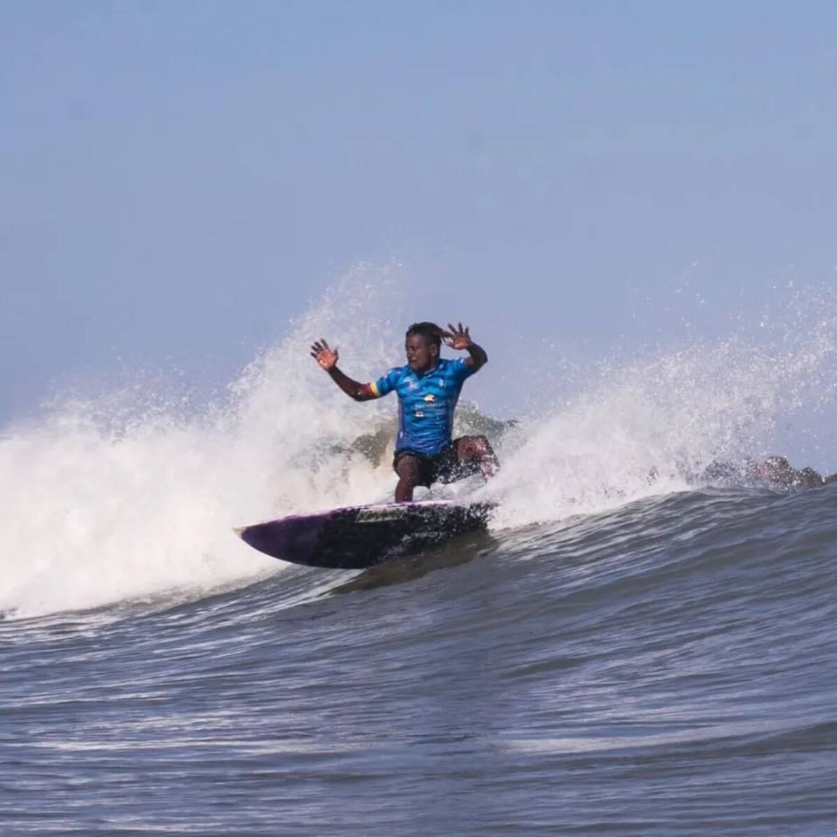 El surf se toma las playas de Cartagena