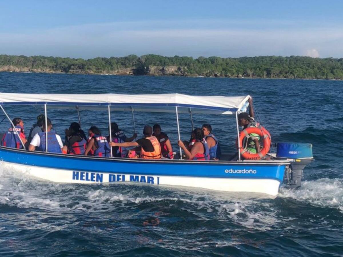 Inmovilizan lancha que llevaba turistas hacia Playa Blanca en Cartagena