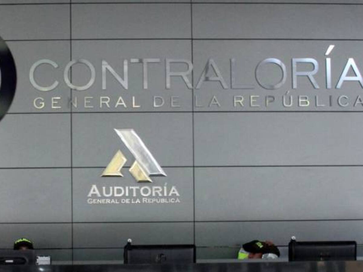 Prohíben salida del país a coronel Gordillo por anomalía en contratos en la Contraloría