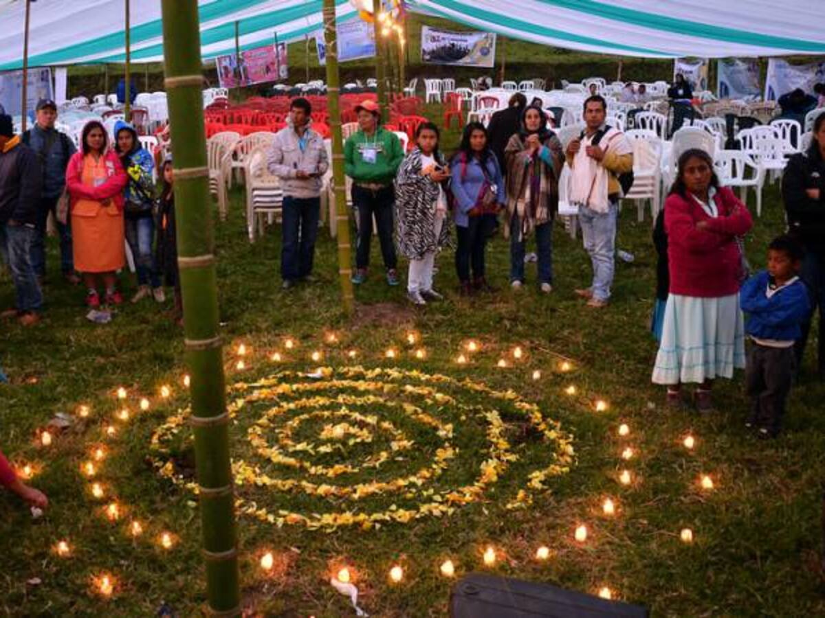 Guerrilleros sin armas y comunidad de Planadas, Tolima, realizaron vigilia por la paz