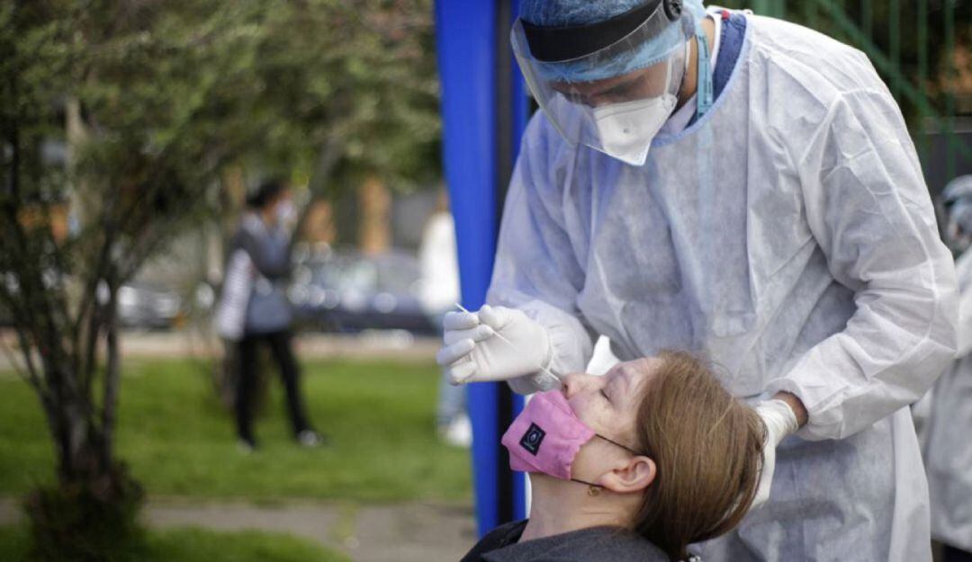 Conozca los puntos de toma de muestra PCR gratuita en Bogotá. 