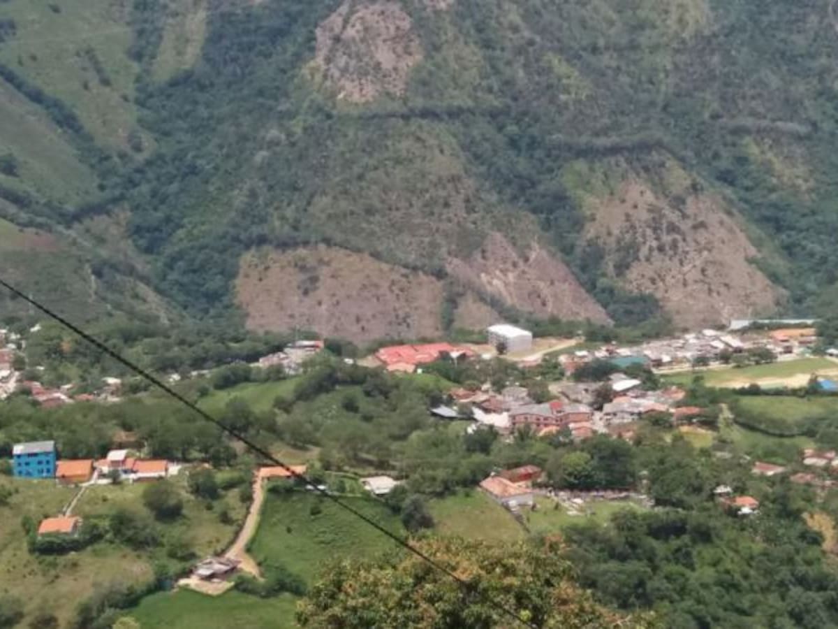 Las conexiones ilegales de acueducto en Marmato (Caldas) tiene en alerta a las autoridades locales