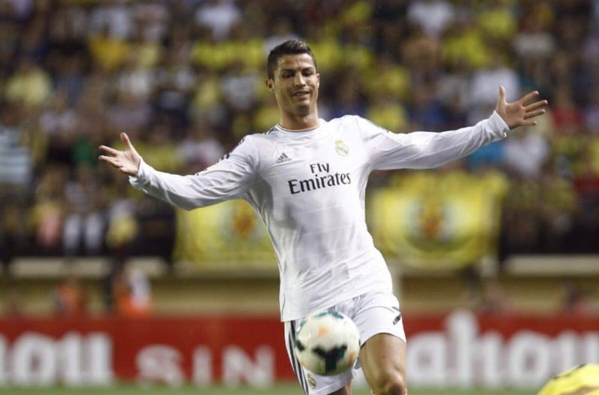 Los goles del partido los marcaron Bale y Cristiano para los merengues y Cani y Dos Santos para los locales.