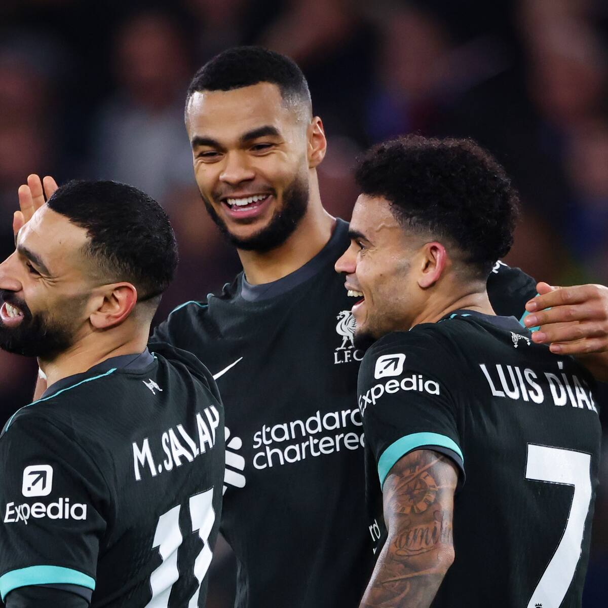 Arne Slot elogia las cifras de Luis Díaz y lo compara con el rendimiento de Mohamed Salah