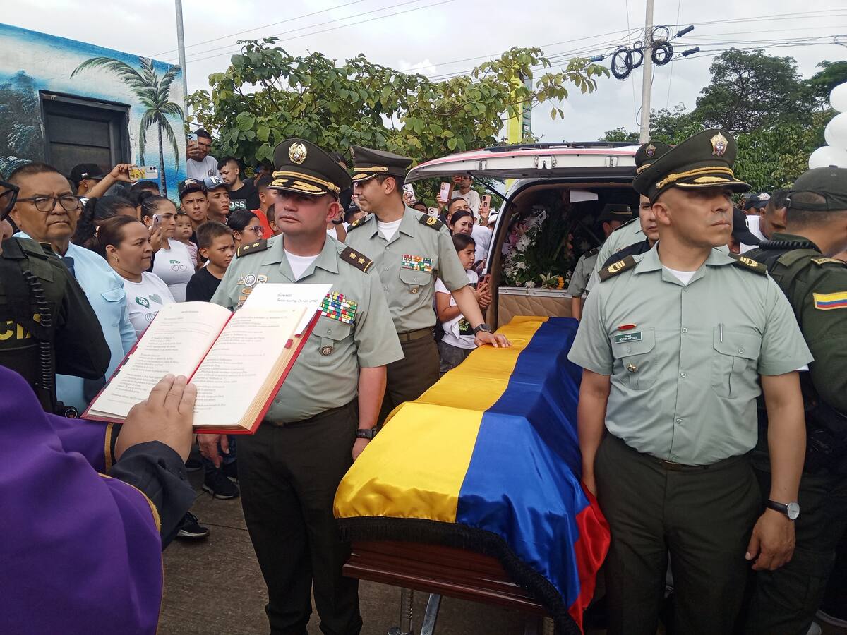 Policía despidió a Belén Karina Durán Ortiz, patrullera asesinada en Simití