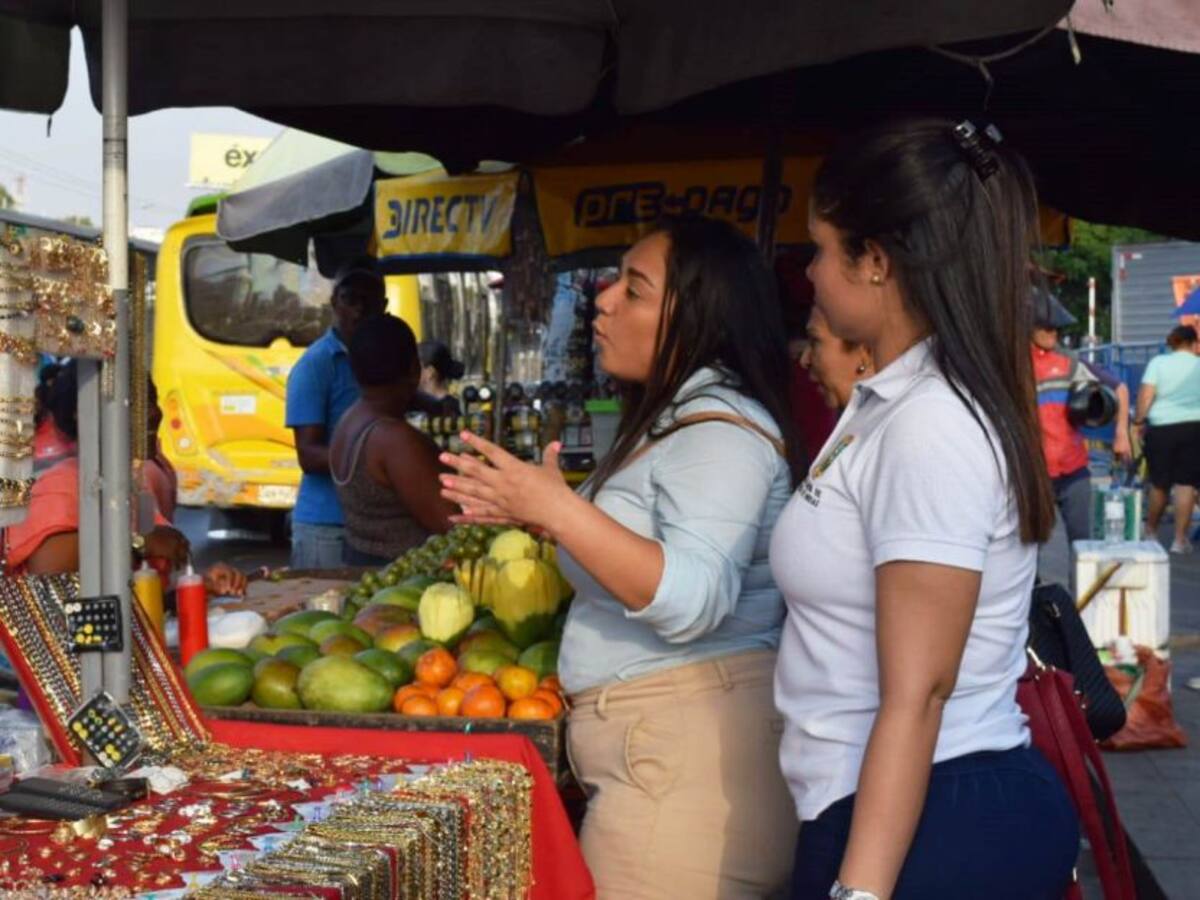 Jornada de sensibilización a vendedores informales en el sur de Cartagena
