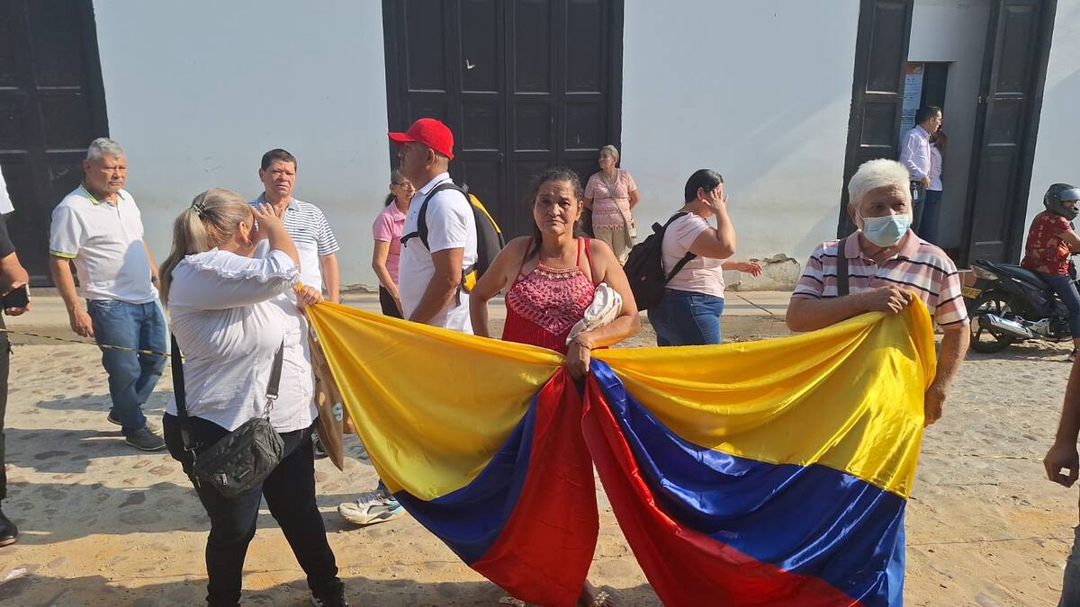 En Girón las comunidades protestan debido a la baja del subsidio del agua y alcantarillado
