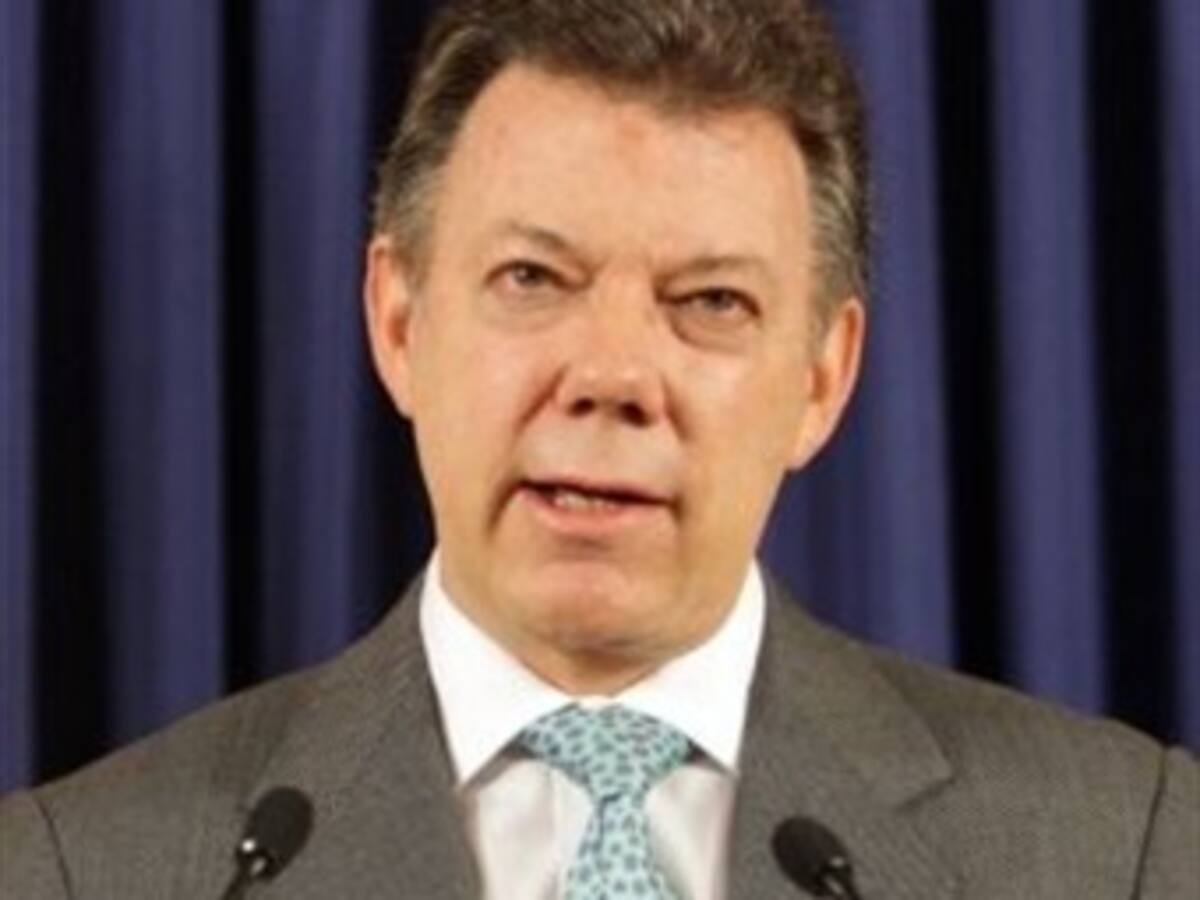 Santos advierte que crisis de Japón es 'voz de alarma' por uso de energía nuclear