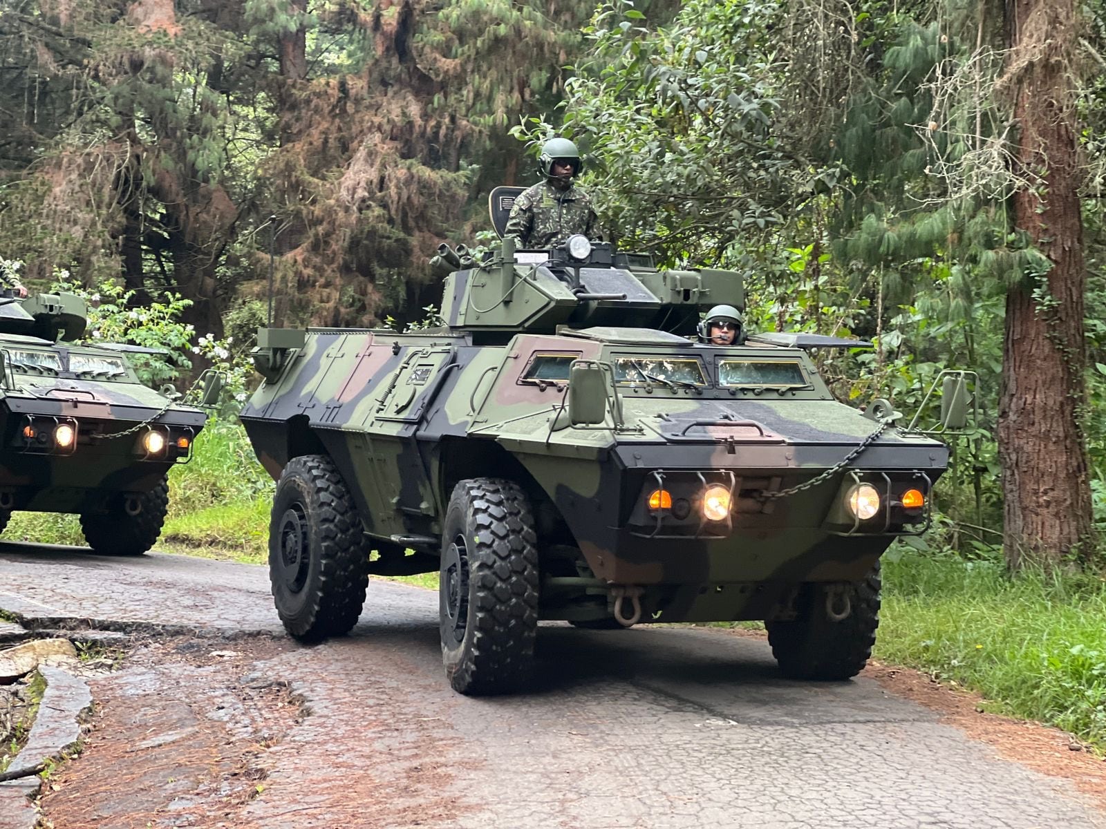 Cabo primero González en un ASV.