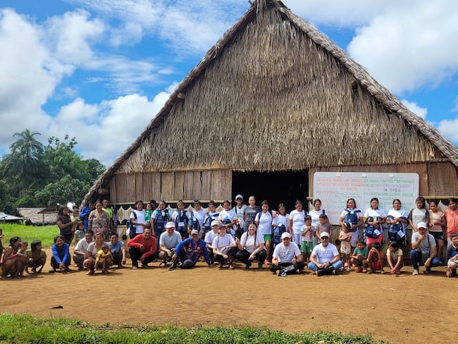 Conectando vidas en la Amazonía: energía, internet y tecnología llegan a comunidad Cacua