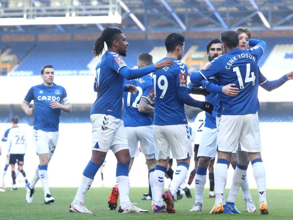 Everton avanzó en la FA Cup con asistencia de James Rodríguez