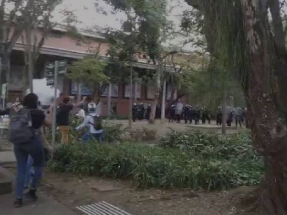 El Esmad ingresó a la U. de. A durante disturbios en el campus