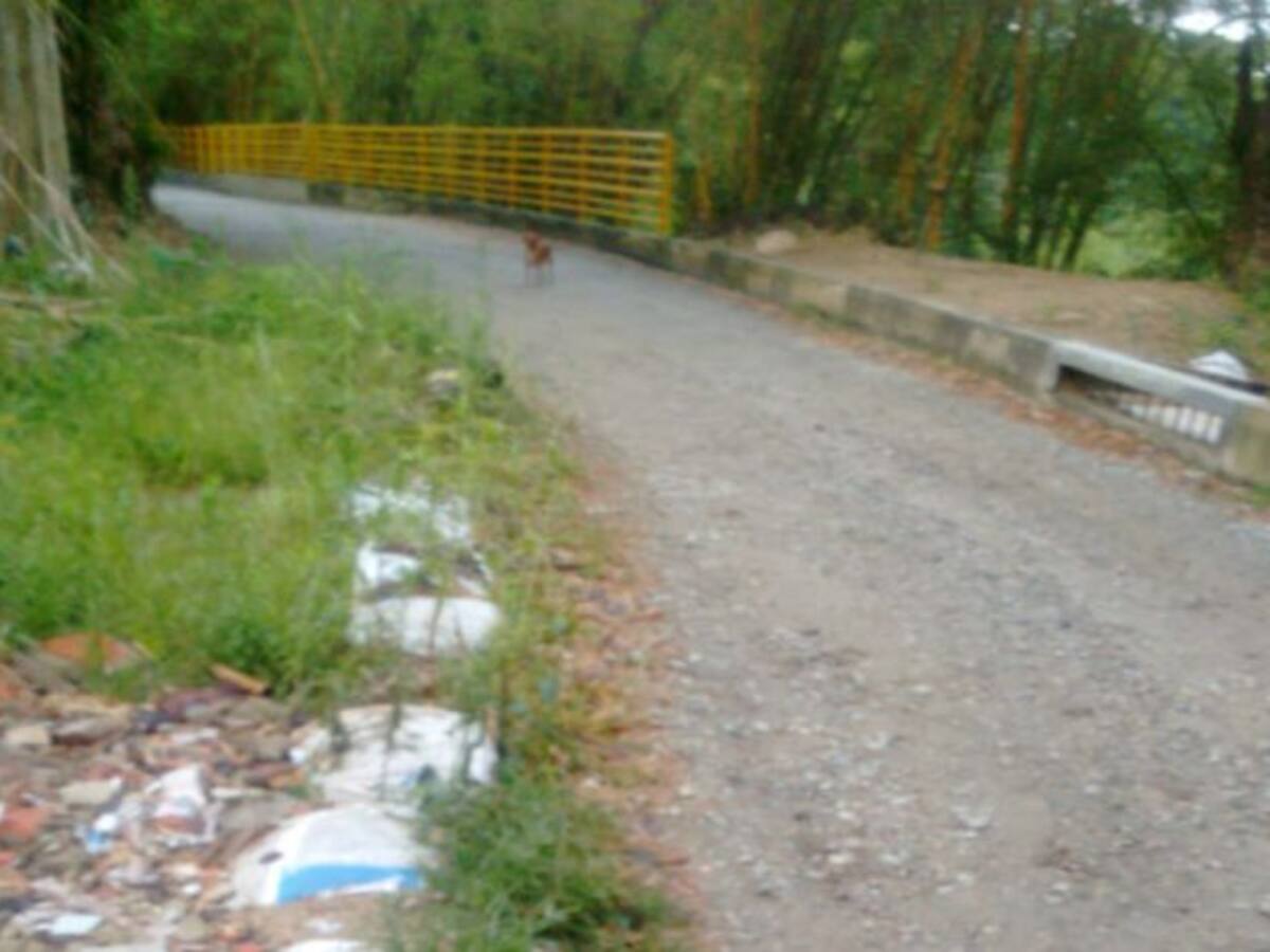 Así está la entrada al Ecoparque Cerro del Santísimo