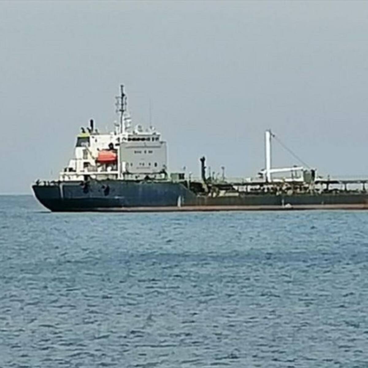 Embajada de Panamá analiza situación de barco abandonado en Santa Marta