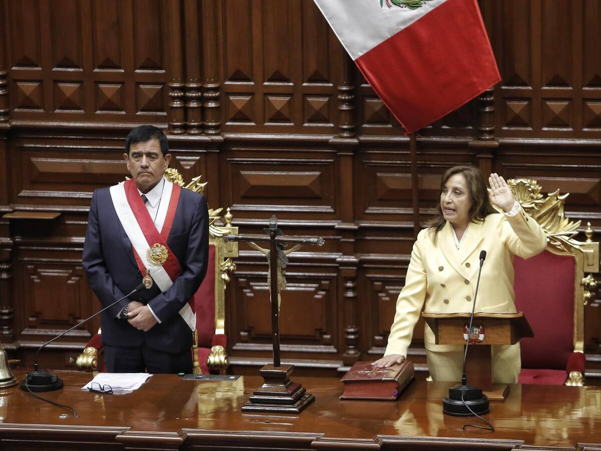 Dina Boluarte: la primera presidenta de Perú ¿quién es?