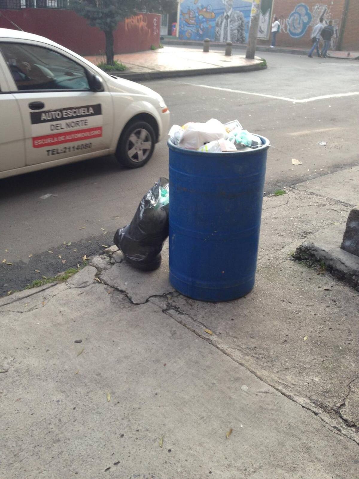 El gerente de Aguas de Bogotá dijo que antes del mediodía se restablecería el normal servicio de recolección. Foto: Caracol Radio