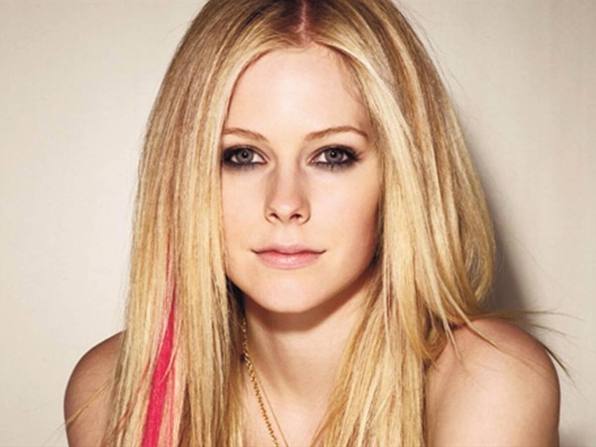 ¡No ha cambiado nada! Avril Lavigne cumple 32 años