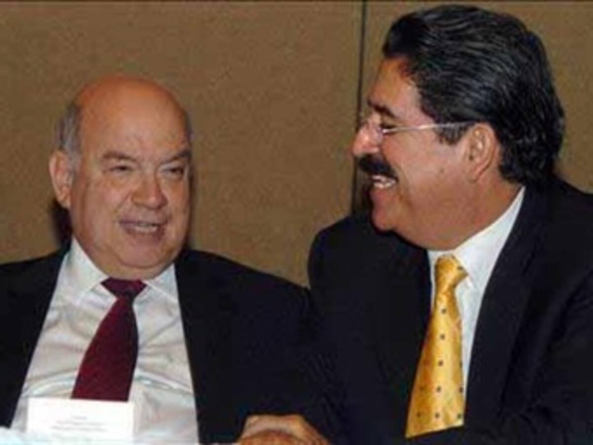 Zelaya se reúne con Insulza y Consejo de OEA en búsqueda de solución a crisis