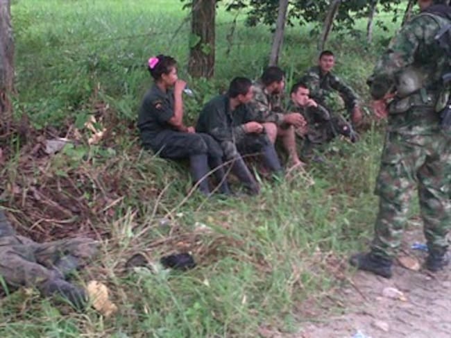 Guerrilleros capturados por el Ejército en Arauca. Foto: La W.
