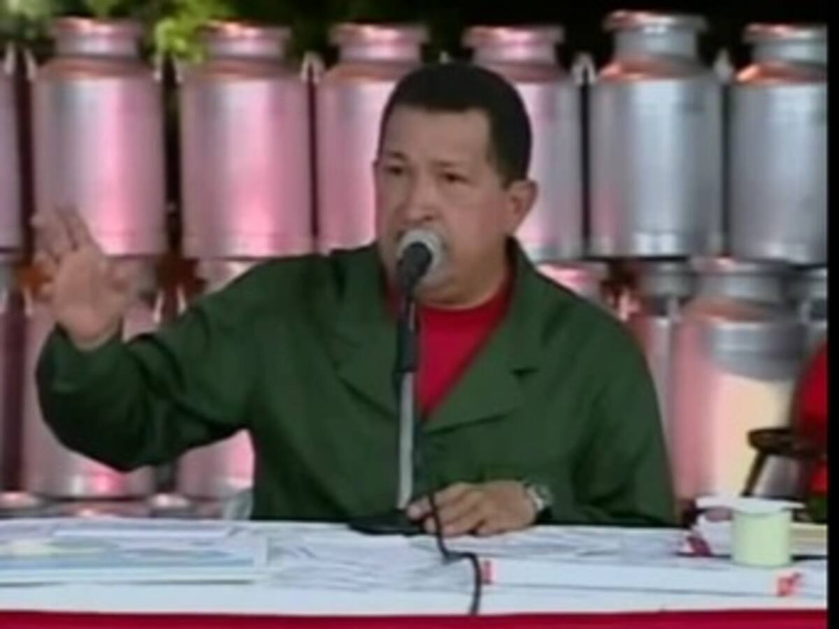 Chávez relaciona a paramilitares colombianos en nuevos planes para matarlo